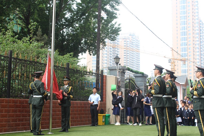 1621583496123264.jpg 升旗.JPG