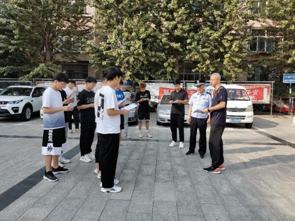 点击在新窗口打开