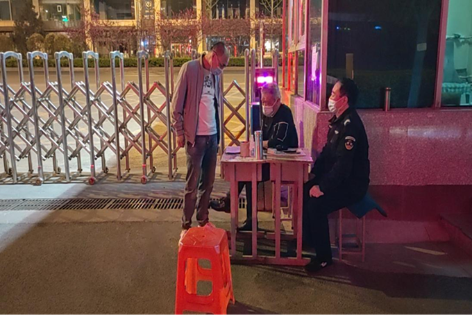 点击在新窗口打开