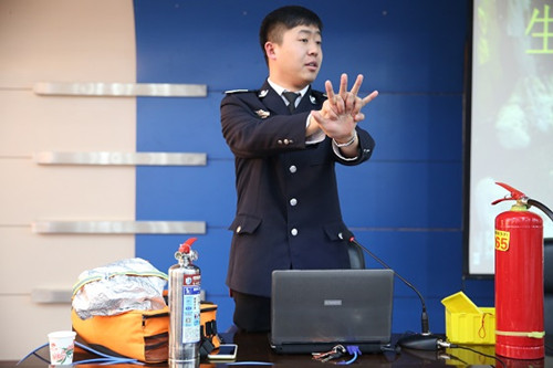 点击在新窗口打开