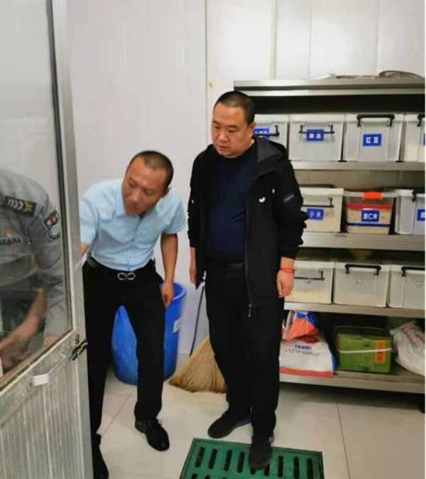 点击在新窗口打开