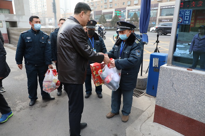 点击在新窗口打开