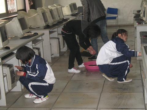 点击在新窗口打开