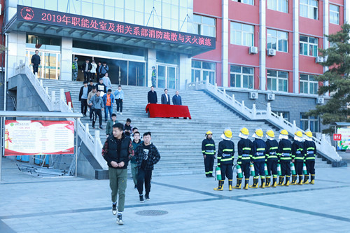 点击在新窗口打开
