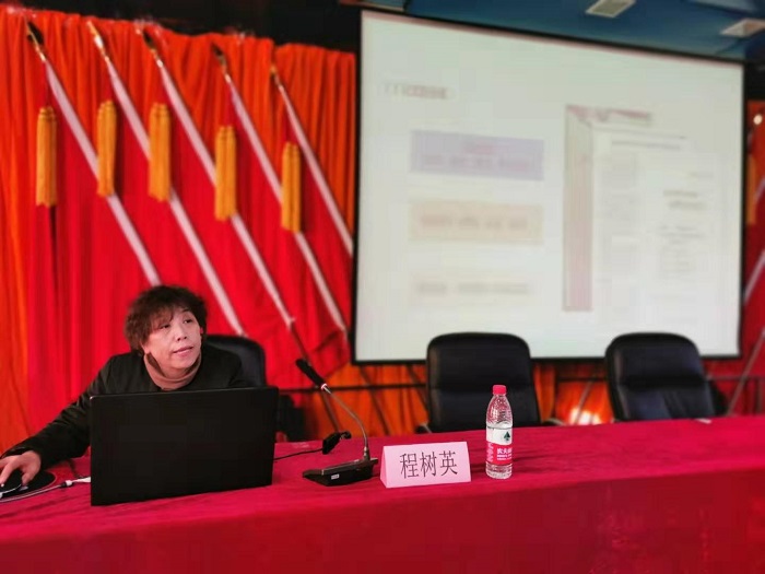 “万方数据新平台助力科研论文阅读写作”的专题讲座照片2.jpg